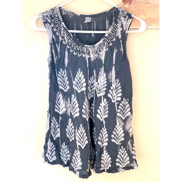 4/$25 India Boutique free size shirt